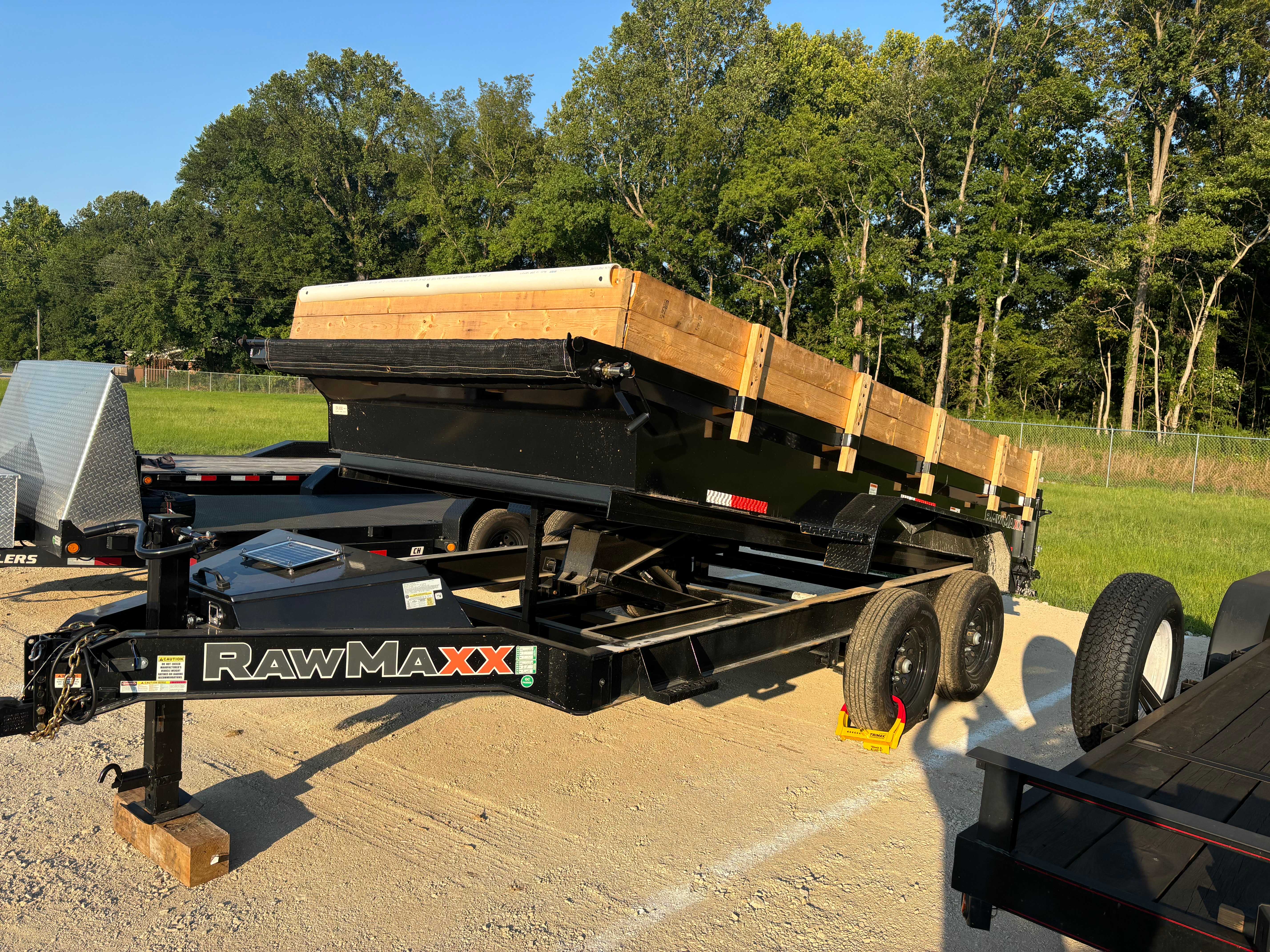 14ft Dump Trailer - 14,000 lbs capacity dump trailer - Image 1