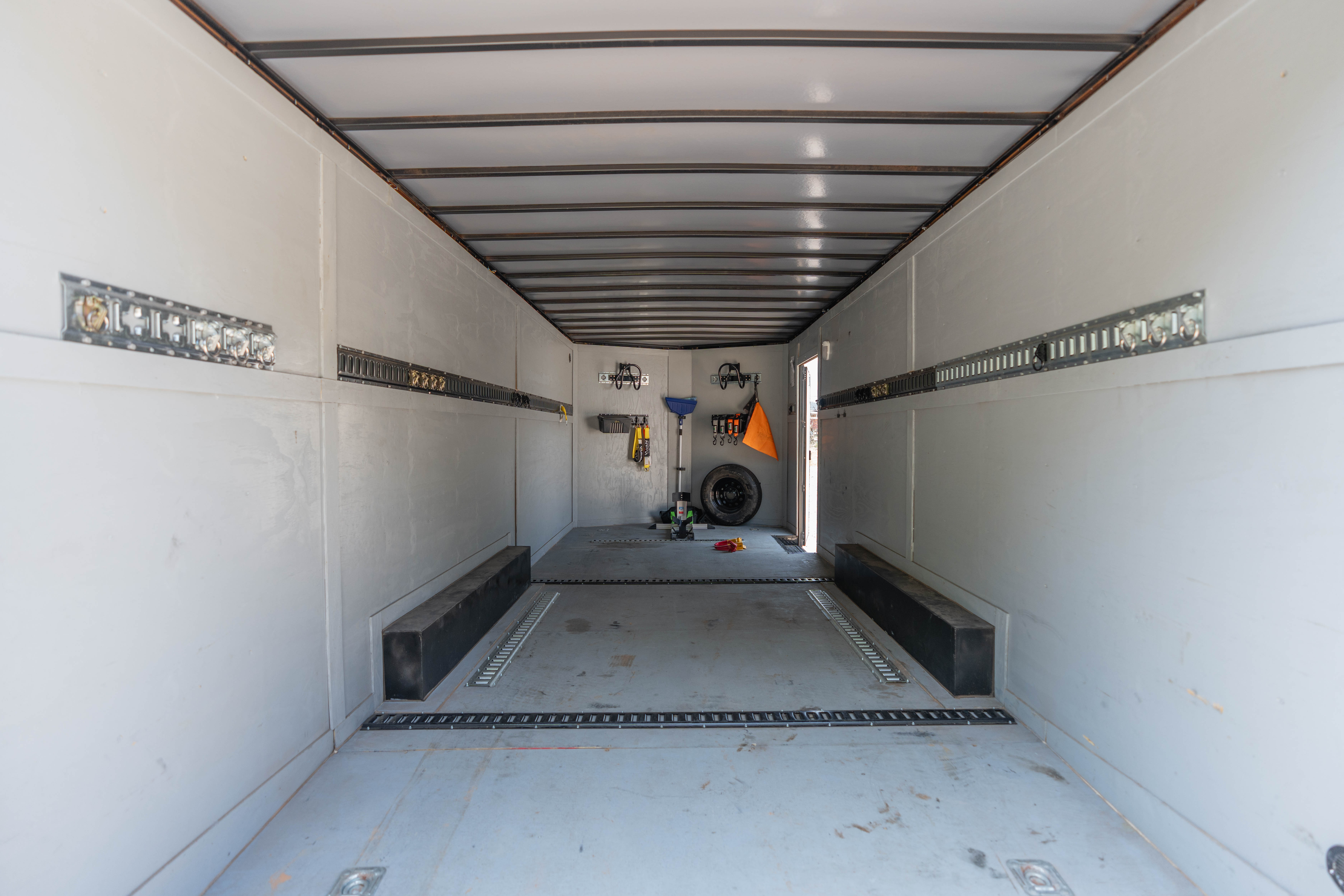 8.5x20 Enclosed Trailer thumbnail 5